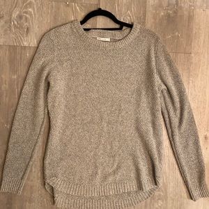 Grey ribbed extremely comfy sweater, never worn!